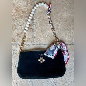 Authentic Gucci Beauty Velvet Bee Cosmetic Shoulder Bag
